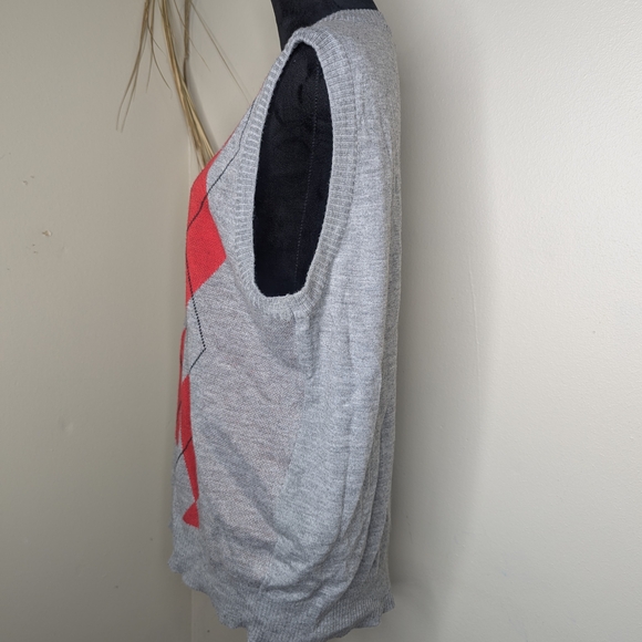 Top - Picture 2 of 3